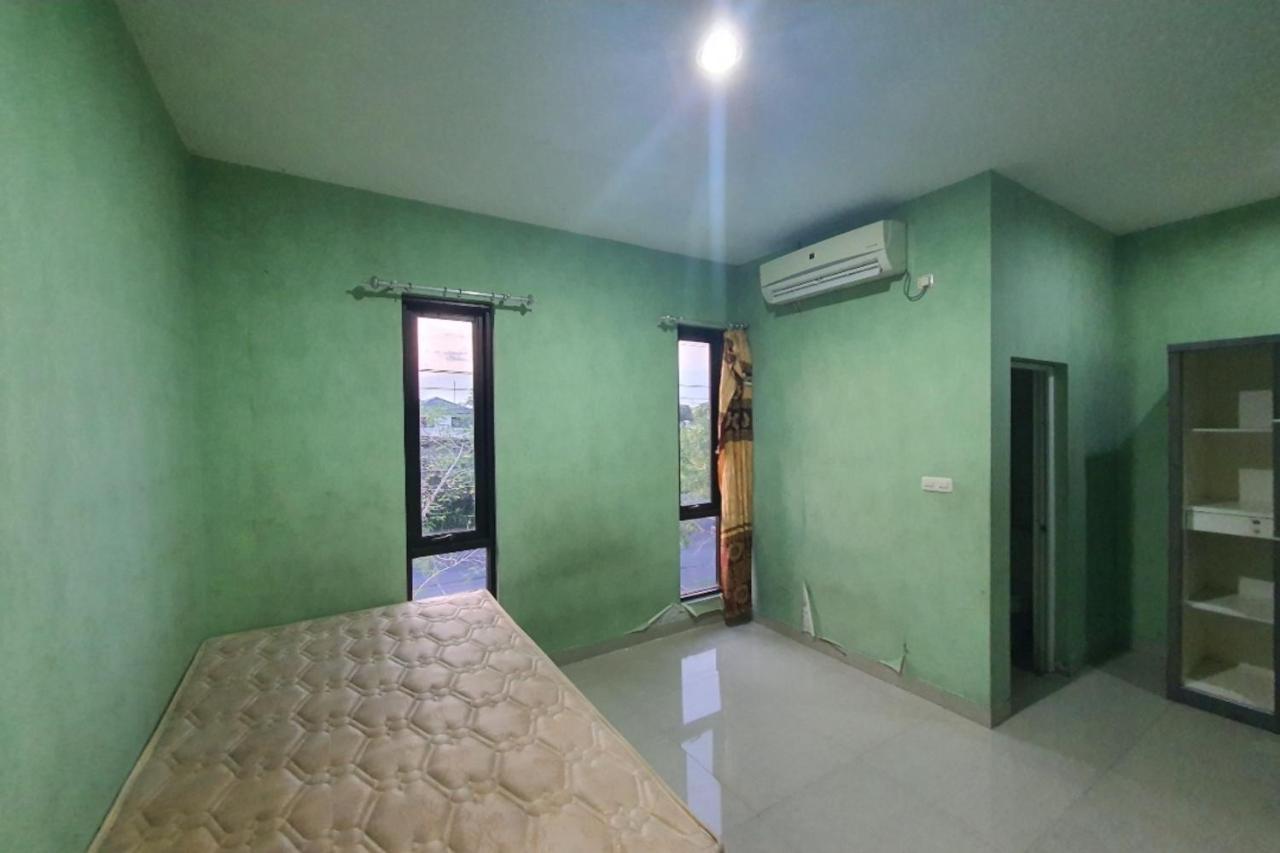 Oyo 93109 Garden Homestay 1 Tpr Surabaya Esterno foto